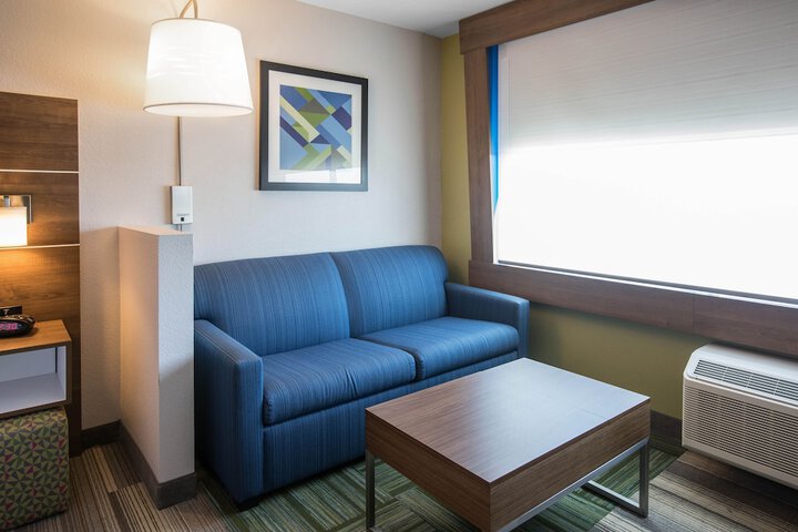 Holiday Inn Express & Suites Ludington by IHG