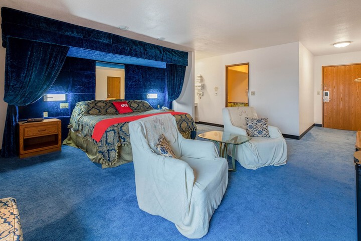 Room 12 of 73