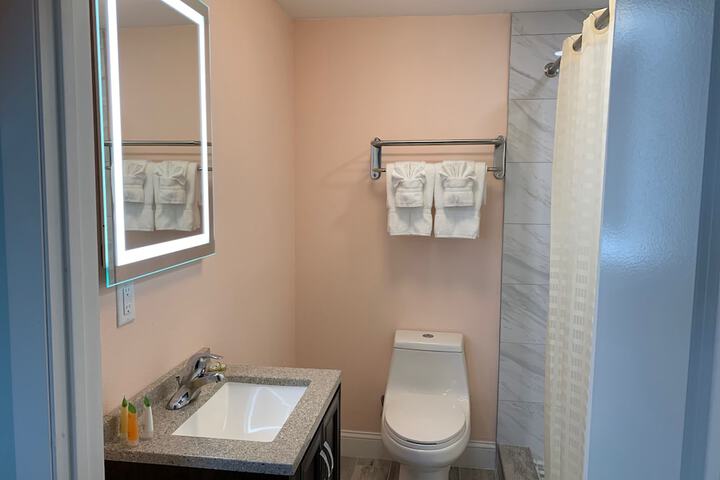 Room 17 of 43