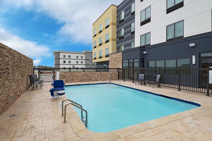 Pool 2 of 24