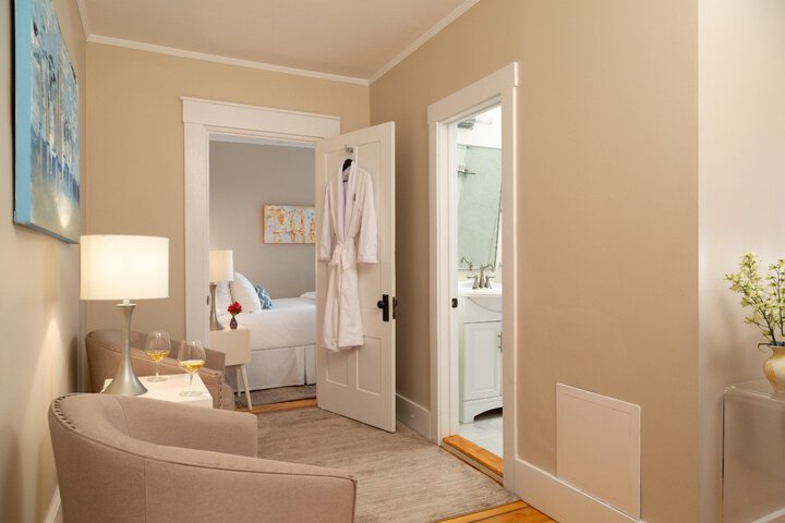Suite 19 of 104