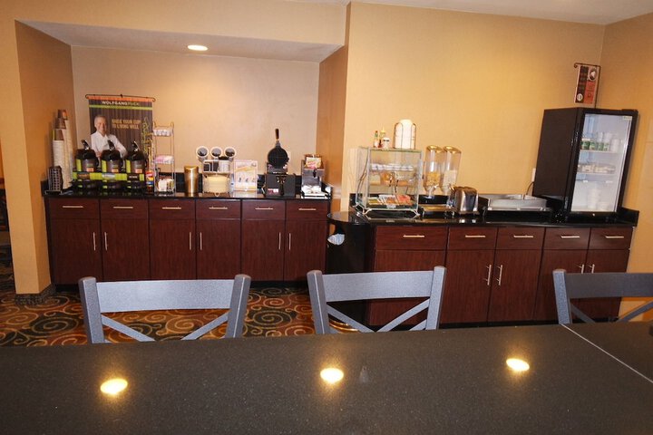 Breakfast/Coffee Service 31 of 40