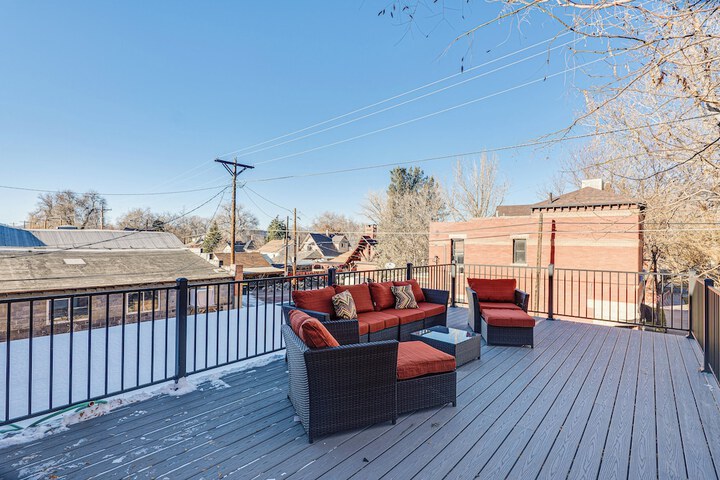 Florence Vacation Rental w / Rooftop Deck!