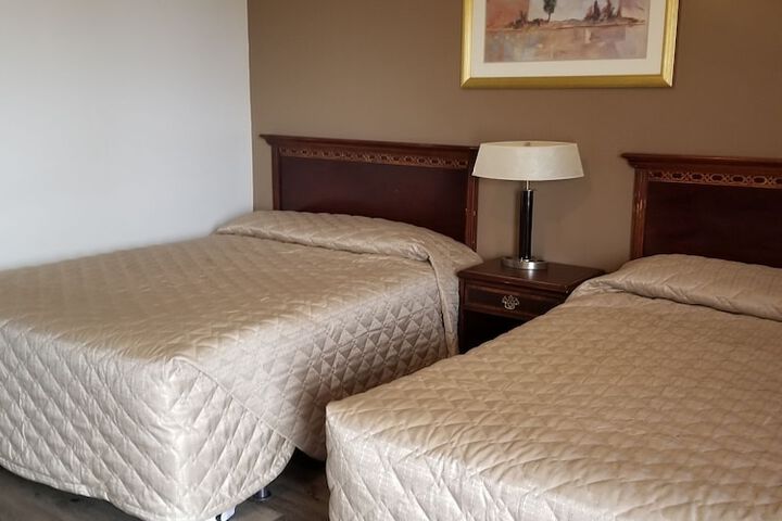 Room 5 of 10