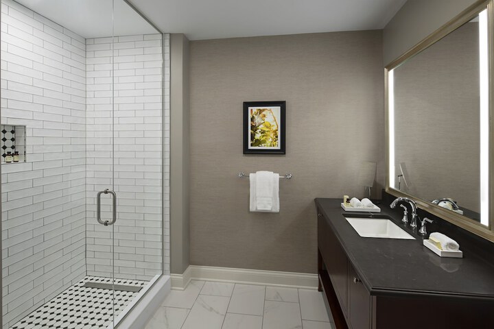 Room 10 of 38