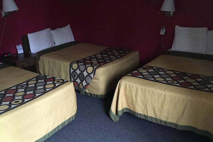 Room 33 of 41