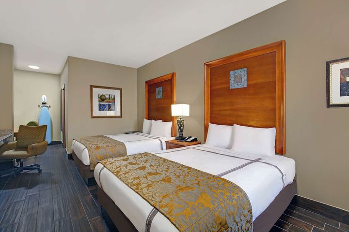 Room 15 of 48