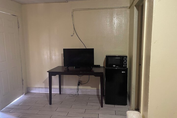 Plaza Motel