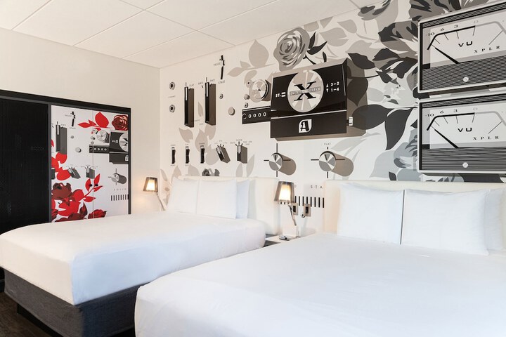 Room 47 of 75