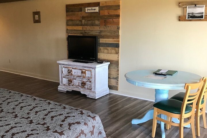 Room 35 of 176