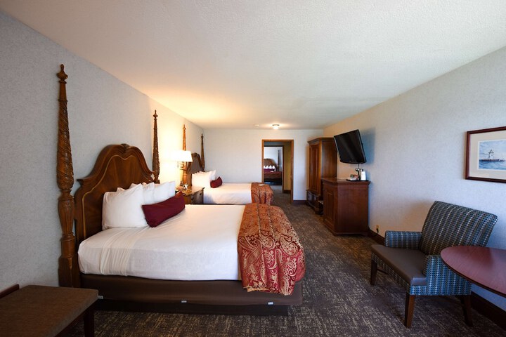 Best Western Plus Dockside Waterfront Inn