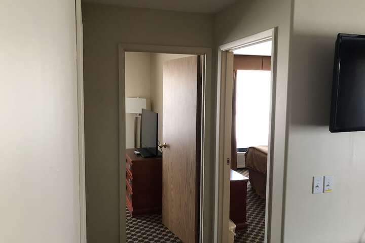 Best Western Strathmore Inn