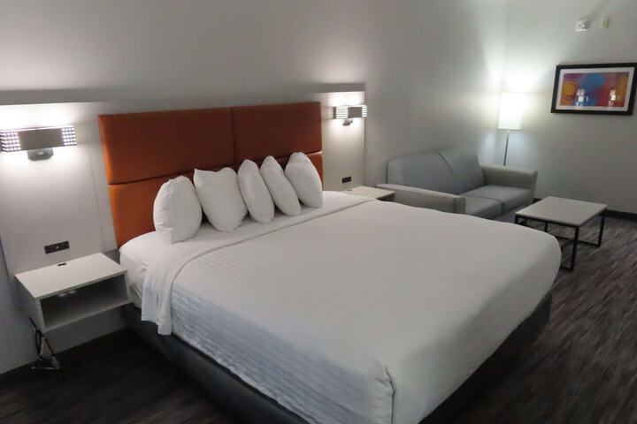 Room 15 of 38