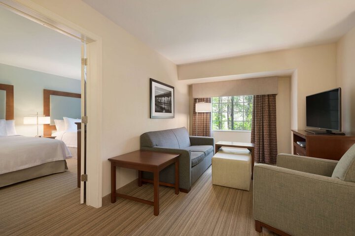 Room 12 of 36