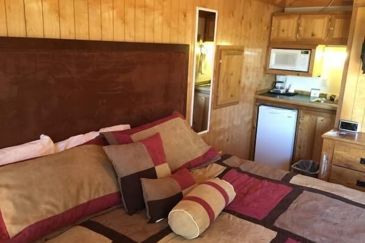 Room 6 of 19