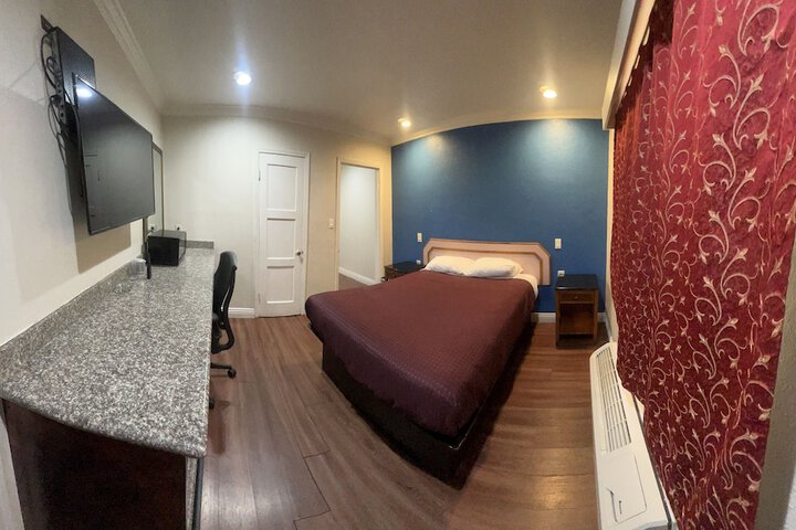 Room 16 of 65