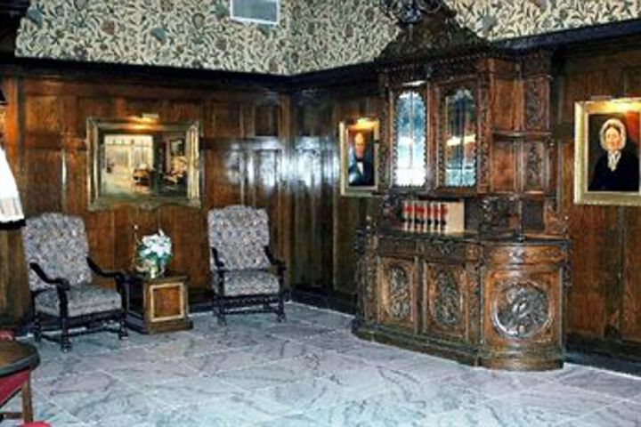 Urbana Landmark Hotel