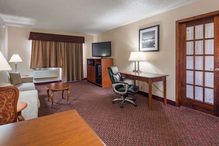 Room 11 of 27