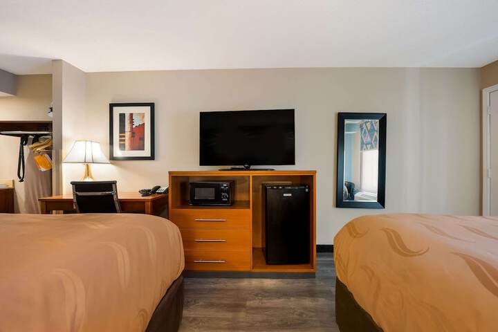Room 18 of 33