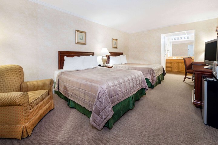 Room 8 of 13