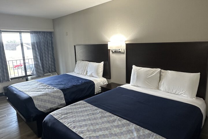 Room 7 of 13