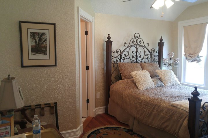 Room 34 of 54