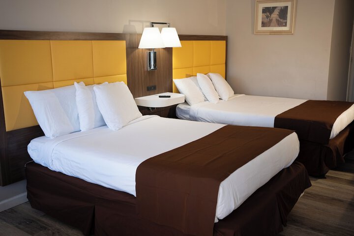 Room 52 of 83