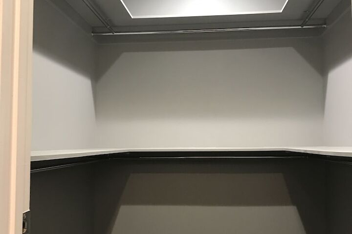 Room 30 of 43