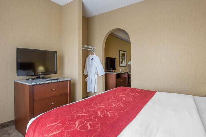 Comfort Inn & Suites