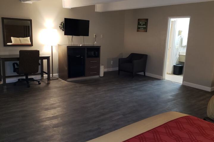 Room 9 of 29