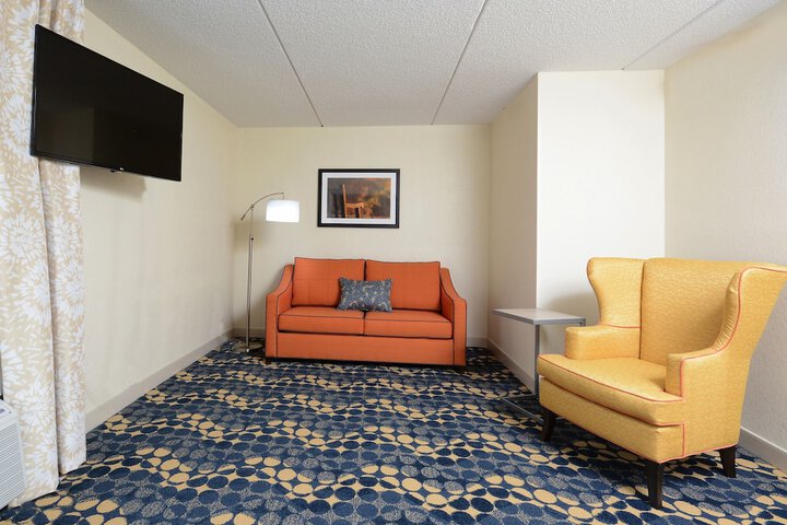Room 11 of 32