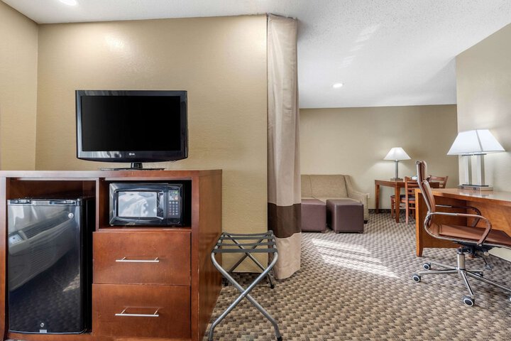 Room 15 of 32