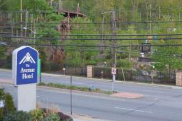 The Avenue Hotel