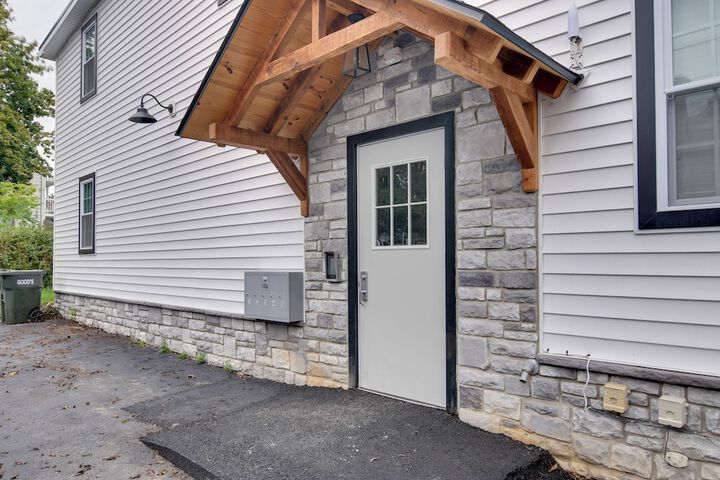 Dtwn Lititz Apt Half-mi to Park!