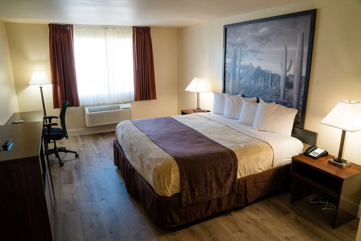 Room 13 of 25