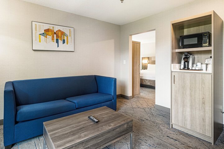 Holiday Inn Express & Suites Buford NE - Lake Lanier by IHG