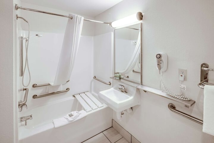 Room 15 of 20