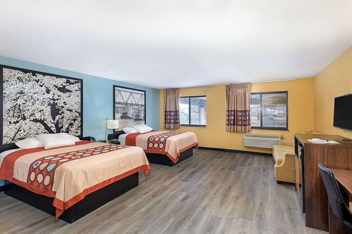 Room 11 of 27