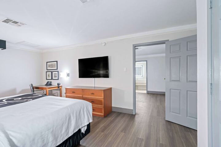 Room 116 of 142