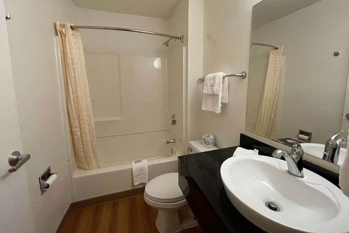 Room 13 of 17