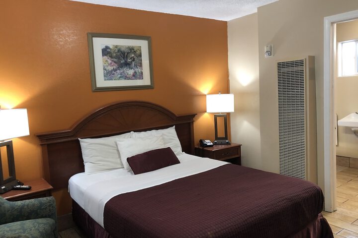 Room 27 of 44