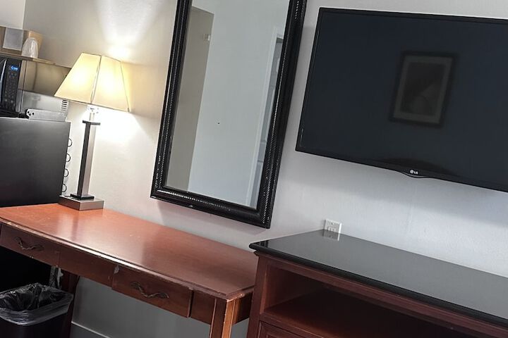 Room 11 of 26