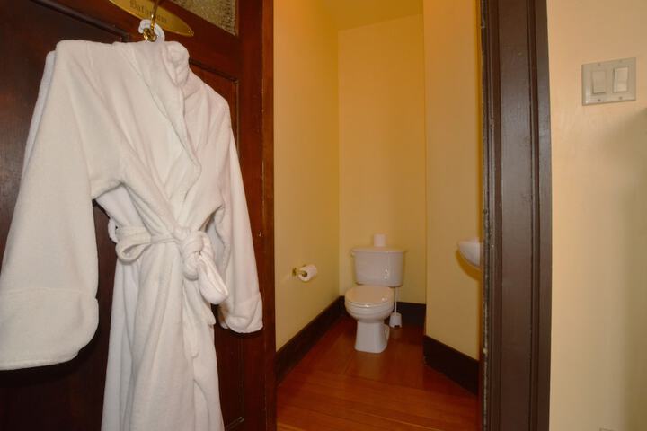 Room 37 of 51
