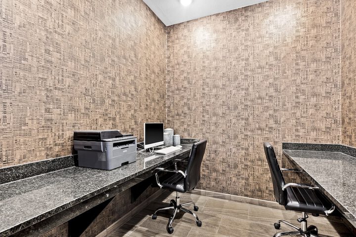 Business Center 86 of 86