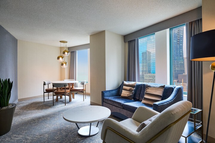 Sheraton Grand Chicago Riverwalk