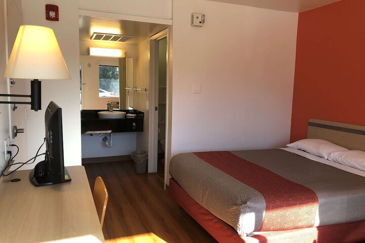 Room 22 of 27