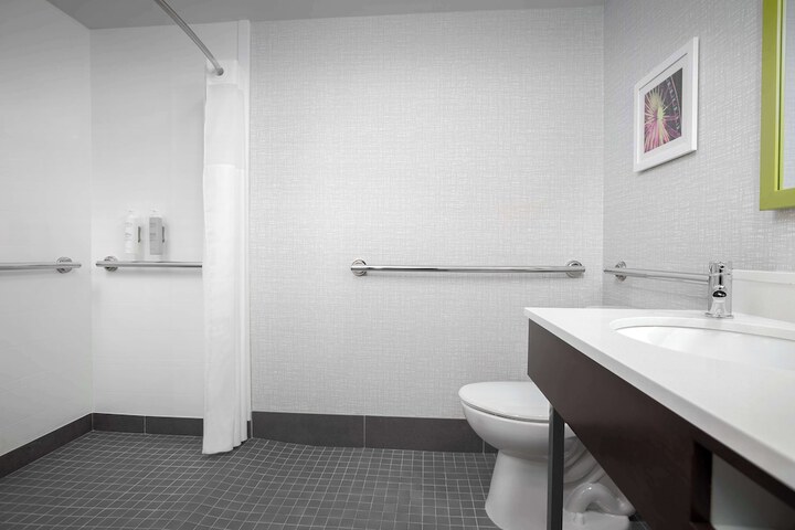Hampton Inn & Suites ATL-Six Flags