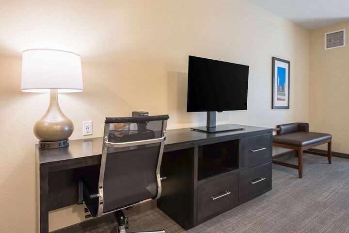 Room 33 of 57