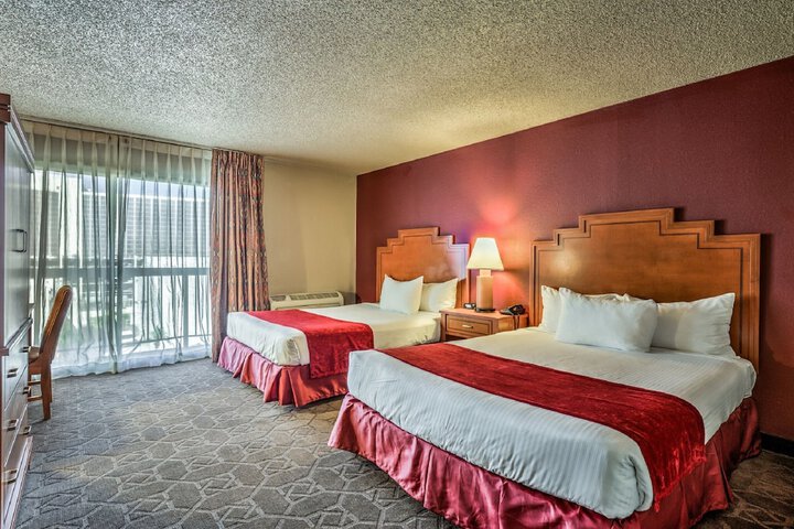 Room 12 of 28