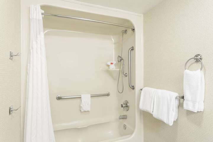 Room 38 of 124